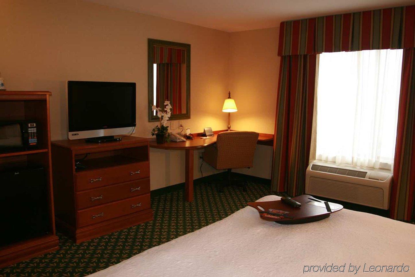 Newly Renovated Hampton Inn Omaha West Lakeside Zimmer foto